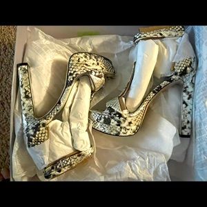 NWT Jlo Nicanne platform shoes